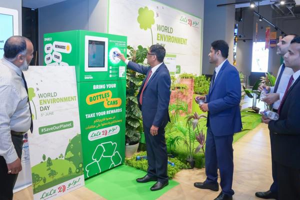 Lulu launches initiative to reduce use of plastic bags