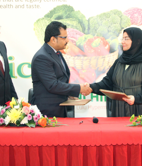 Lulu Hypermarket signs MoU with UAE Ministry of Environment and Water to support local farmers