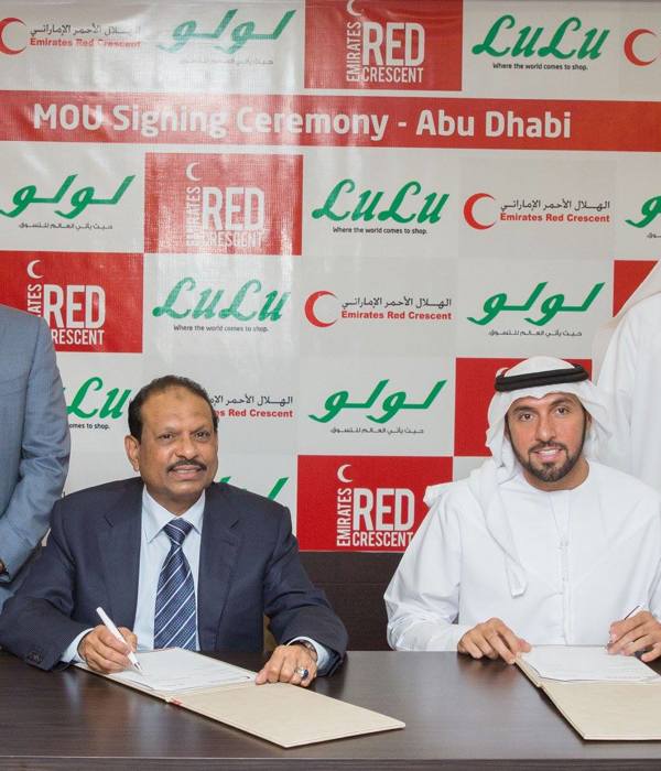 Lulu signs MoU with Emirates Red Crescent to sell charity products